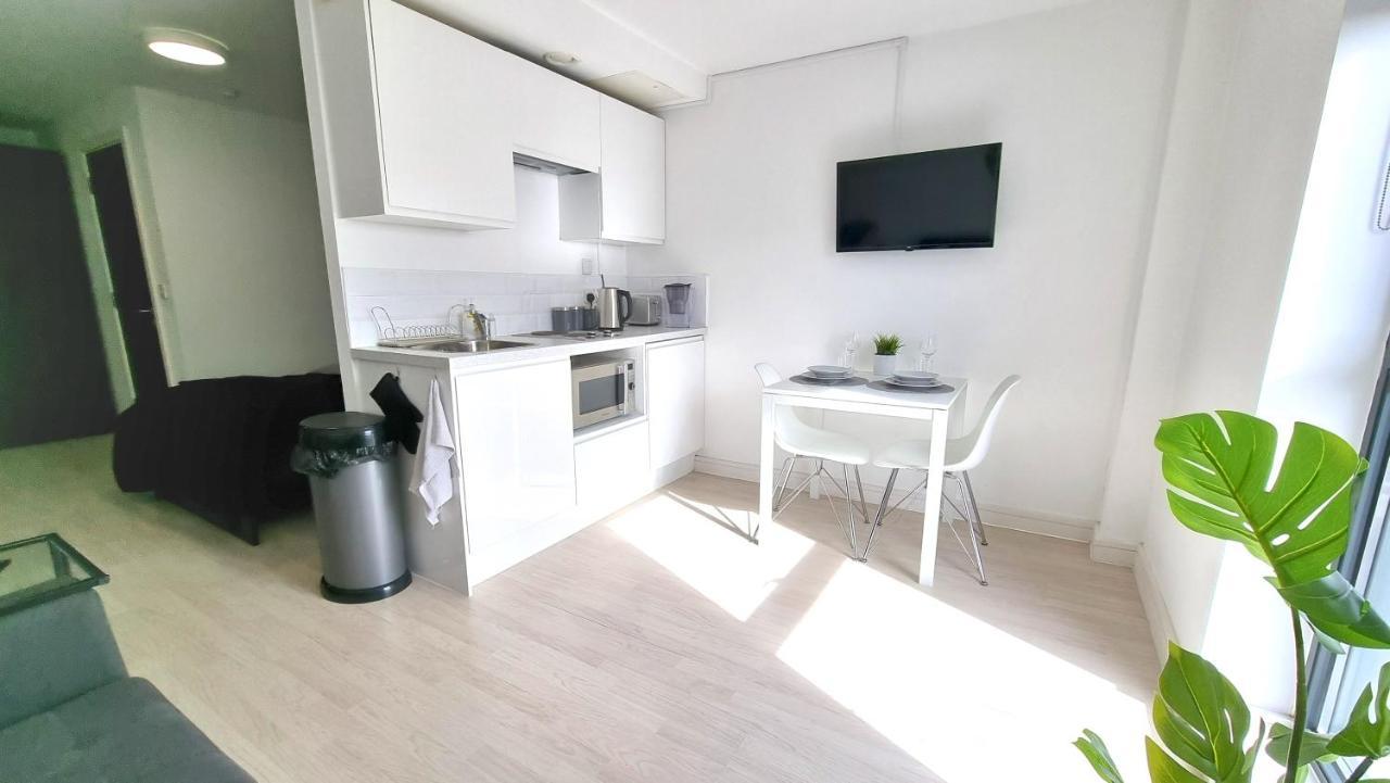 Spacious City Studio / Wifi / Parking Λίβερπουλ Εξωτερικό φωτογραφία